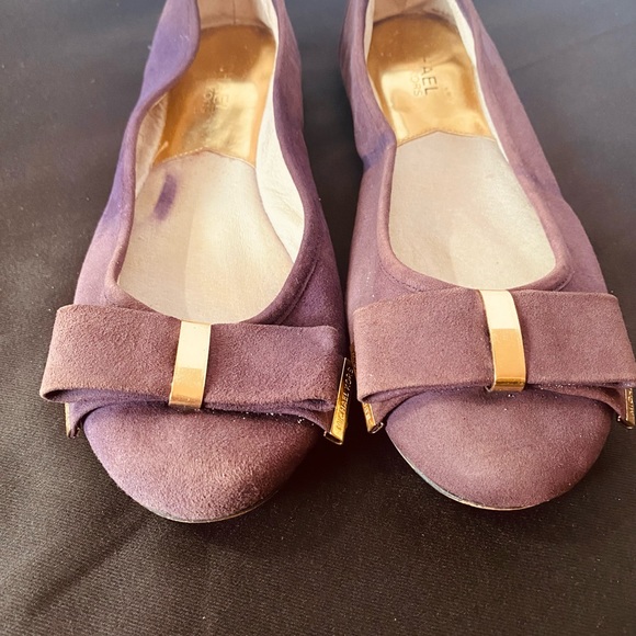 MICHAEL KORS LADIES FLATS SIZE 7.5 M - Picture 2 of 8
